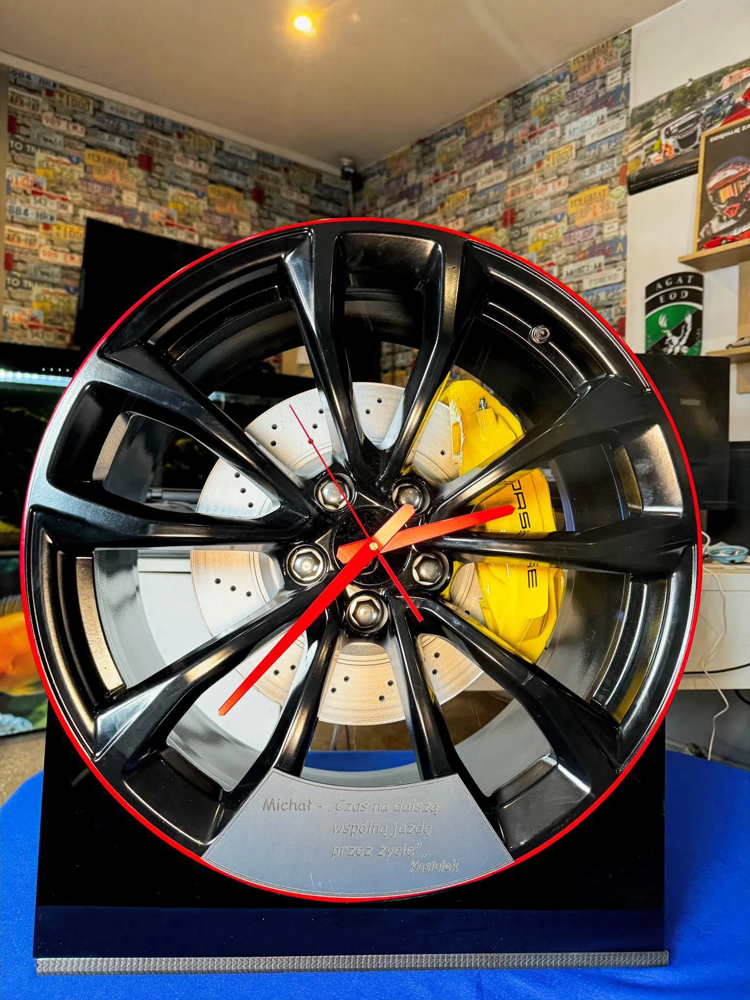 Zegar z felgi Porsche 911 jako prezent dla fana motoryzacji