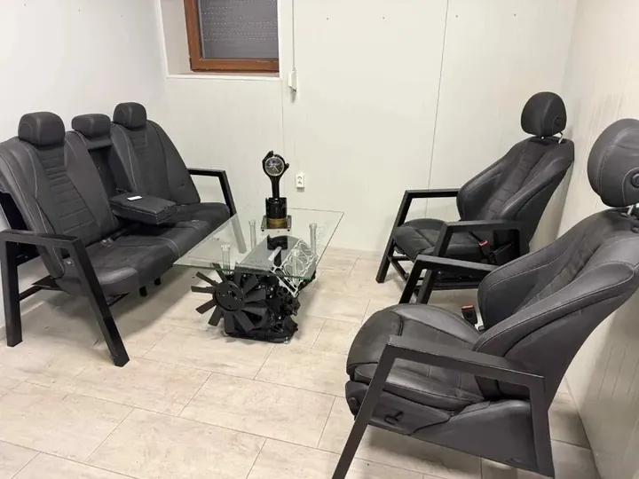Zestaw Salonowy Kanapa Fotele Stolik Silnik 02 – fotel lub kanapa z siedzeń samochodowych YJA Moto Art