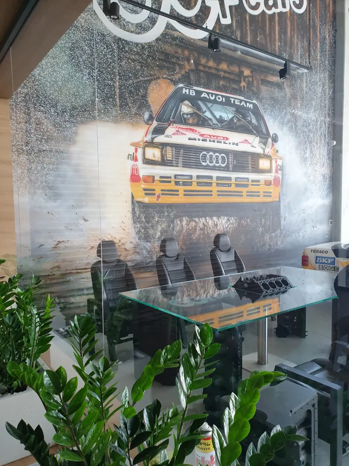 Zestaw motoryzacyjny 11 – zestaw mebli i dekoracji motoryzacyjnych YJA Moto Art