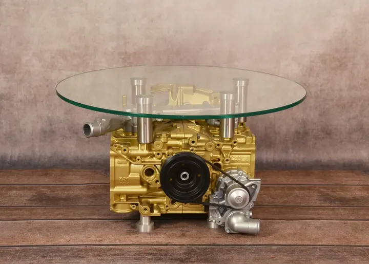 Stolik Silnik Zloty V8 – stolik wykonany z silnika samochodowego YJA Moto Art