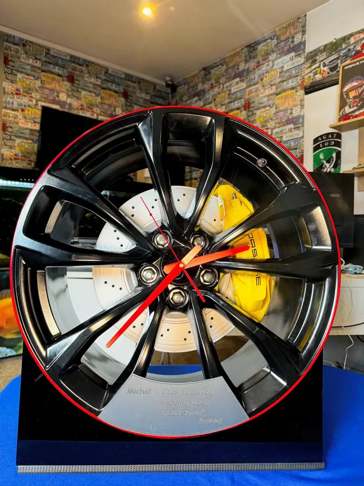Porsche – zegar wykonany z felgi samochodowej YJA Moto Art